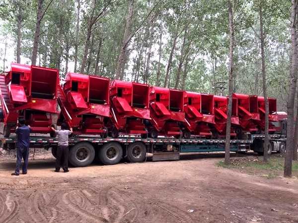 八臺花生摘果機發(fā)往南陽 八臺花生摘果機發(fā)往南陽